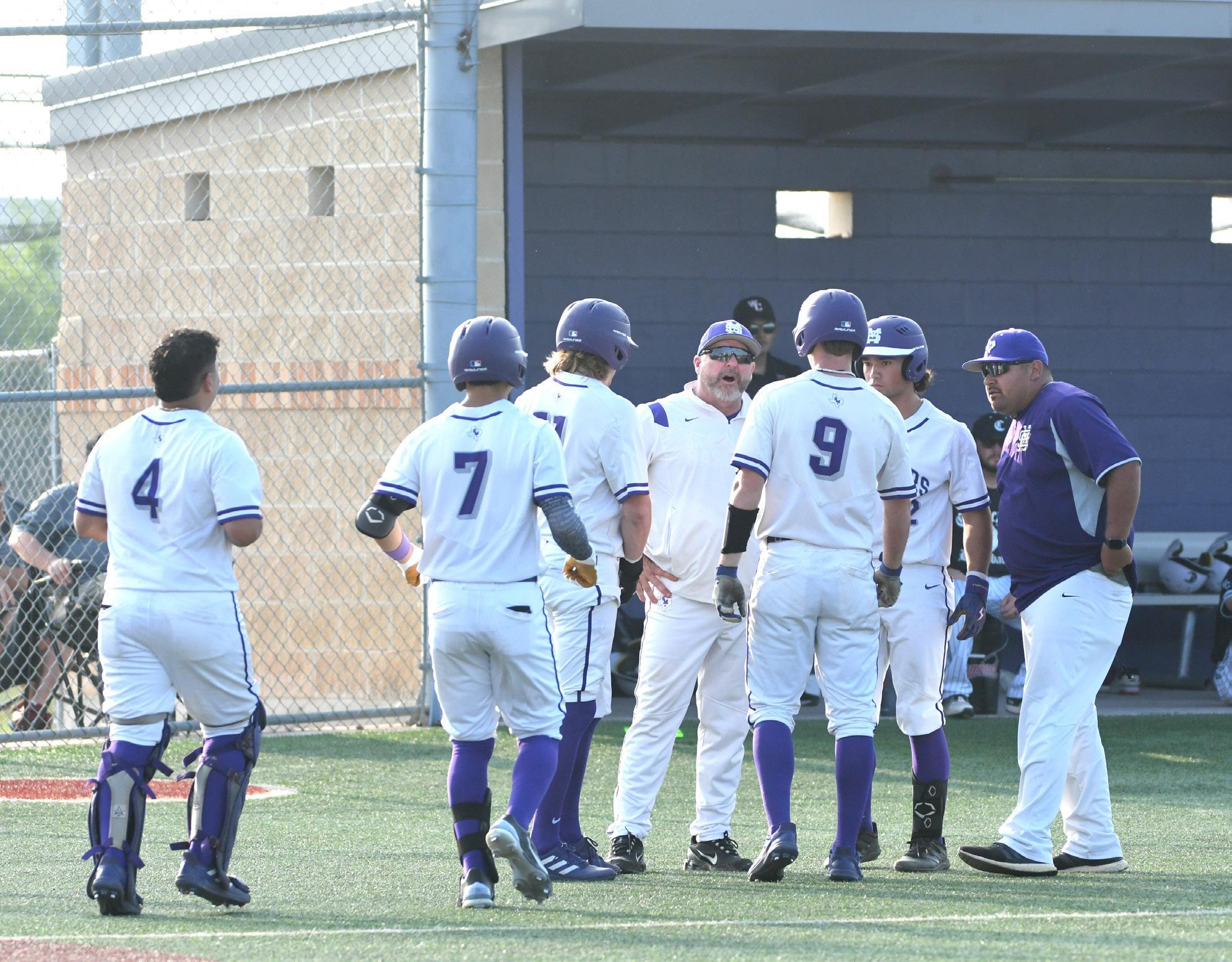 Rattlers split series with Churchill Chargers