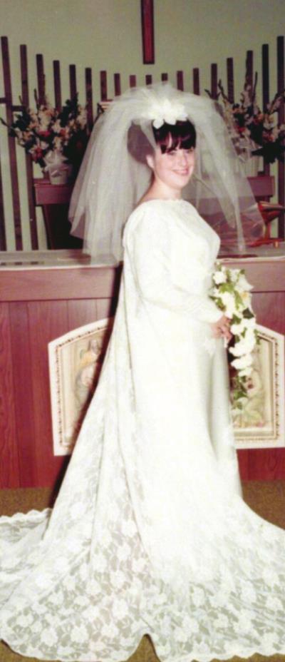 Granddaughter wears grandmother’s wedding dress 52 years later