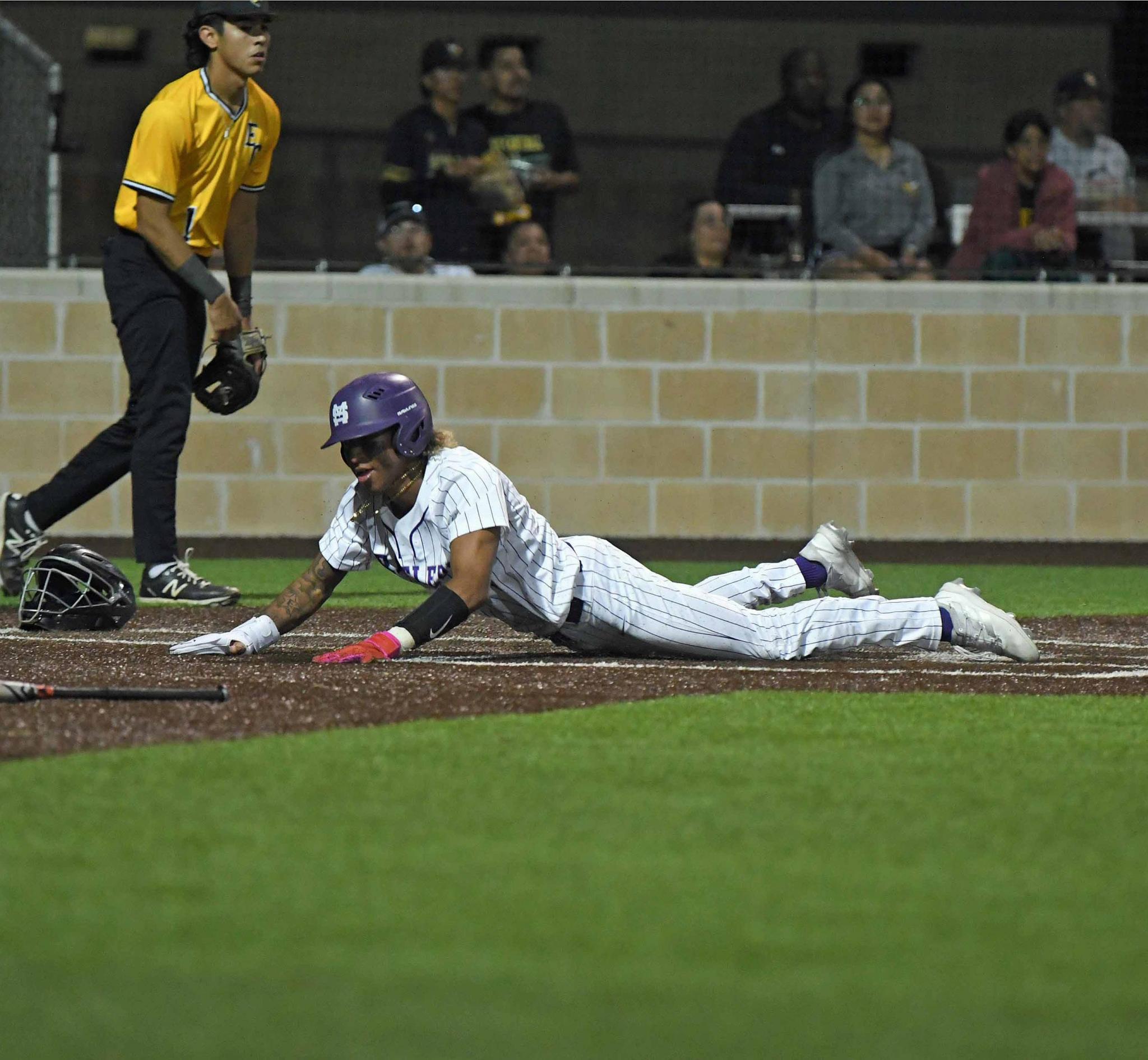 Rattlers blast East Central in district opener