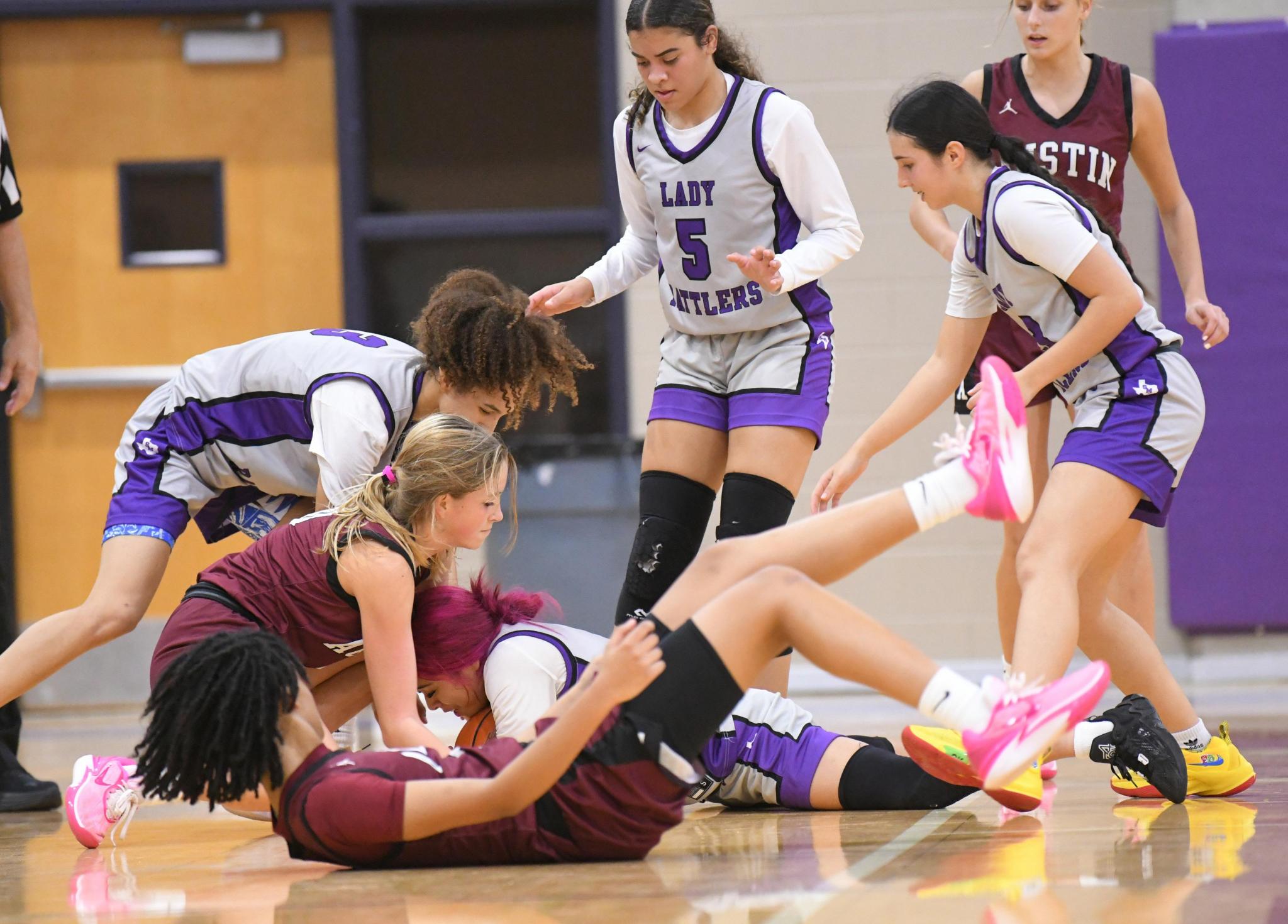 Strong fourth quarter rally pushes Lady Rattlers over Austin High