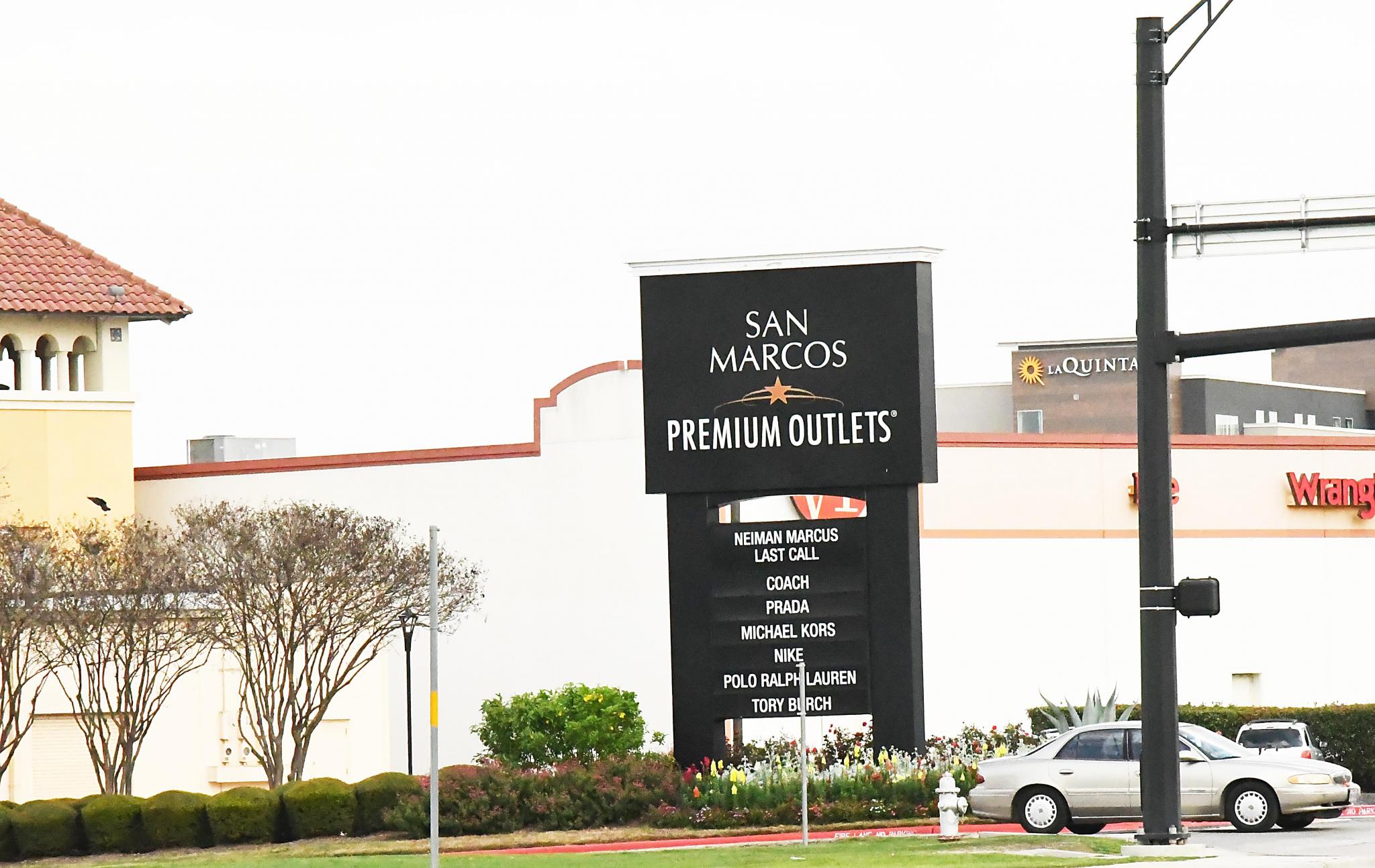 tanger outlets san marcos nike store